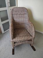 Rotan schommelstoel voor baby/kinderkamer, Kinderen en Baby's, Ophalen, Zo goed als nieuw, Stoel(en)
