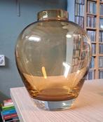 Amberkleurige glazen vaas - design LSA, Antiek en Kunst, Antiek | Vazen, Ophalen of Verzenden