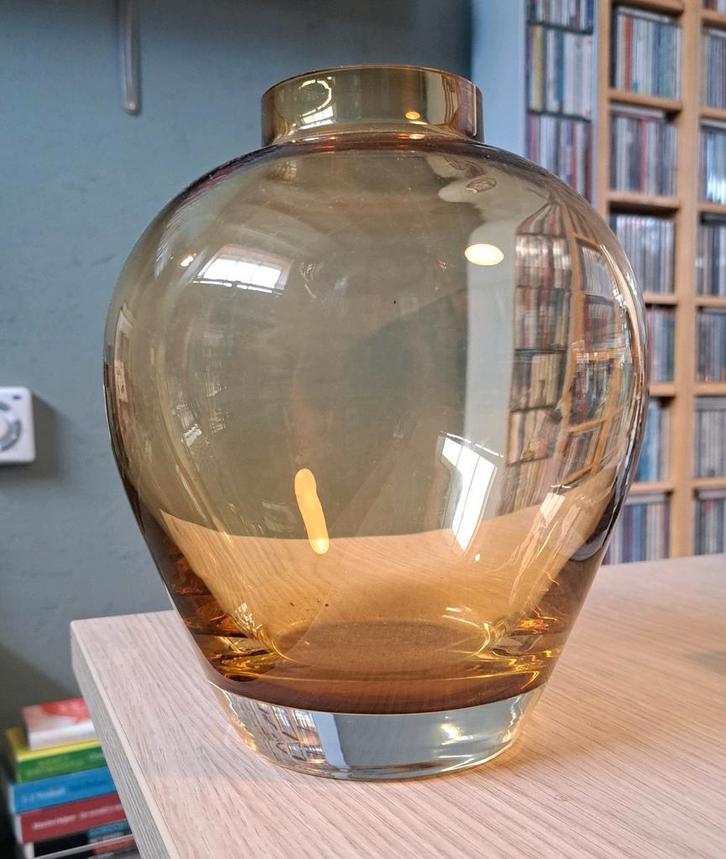 Amberkleurige glazen vaas - design LSA, Antiek en Kunst, Antiek | Vazen, Ophalen of Verzenden