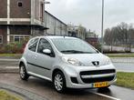 Peugeot 107 1.0-12V Urban Move | 5 Deurs | NL & NAP | Nette, Voorwielaandrijving, Stof, Gebruikt, Zwart