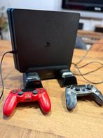 PS4 Slim 500GB compleet incl controllers, hdm en standaard, Spelcomputers en Games, Spelcomputers | Sony PlayStation 4, 500 GB