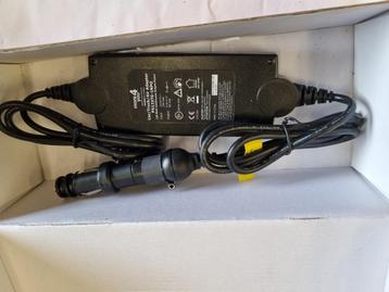 NIEUWE laptop lader voor auto / vrachtauto  beschikbaar voor biedingen