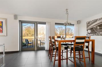 Jan des Bouvrie - Hoge eettafel/eethoek inclusief 6 stoelen beschikbaar voor biedingen