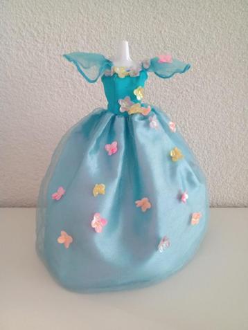 Diverse Lange Jurken voor (BARBIE) Poppen (24 foto's) beschikbaar voor biedingen