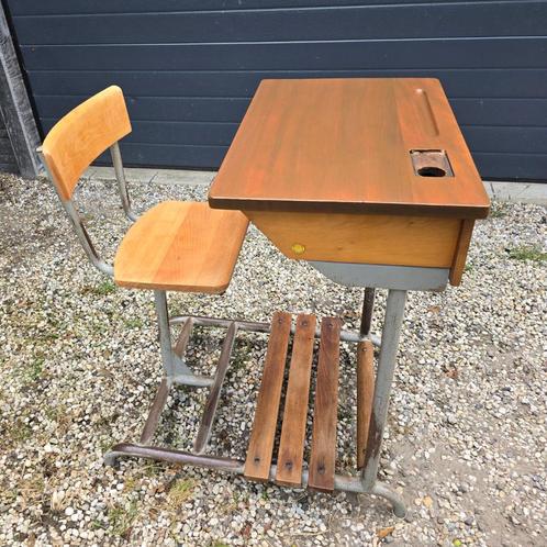 Vintage stoere industriële schoolset, bureau met bergruimte., Huis en Inrichting, Bureaus, Gebruikt, Bureau, Ophalen