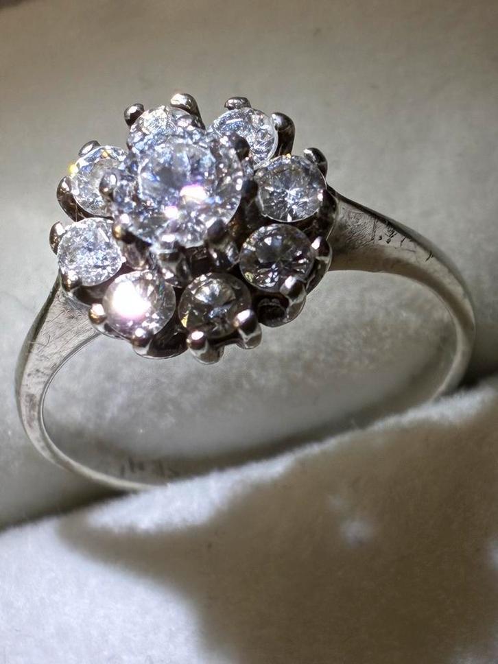 Zilveren Ring met Diamant Look, Sieraden, Tassen en Uiterlijk, Ringen, Zo goed als nieuw, Dame, 17 tot 18, Zilver, Met kristal