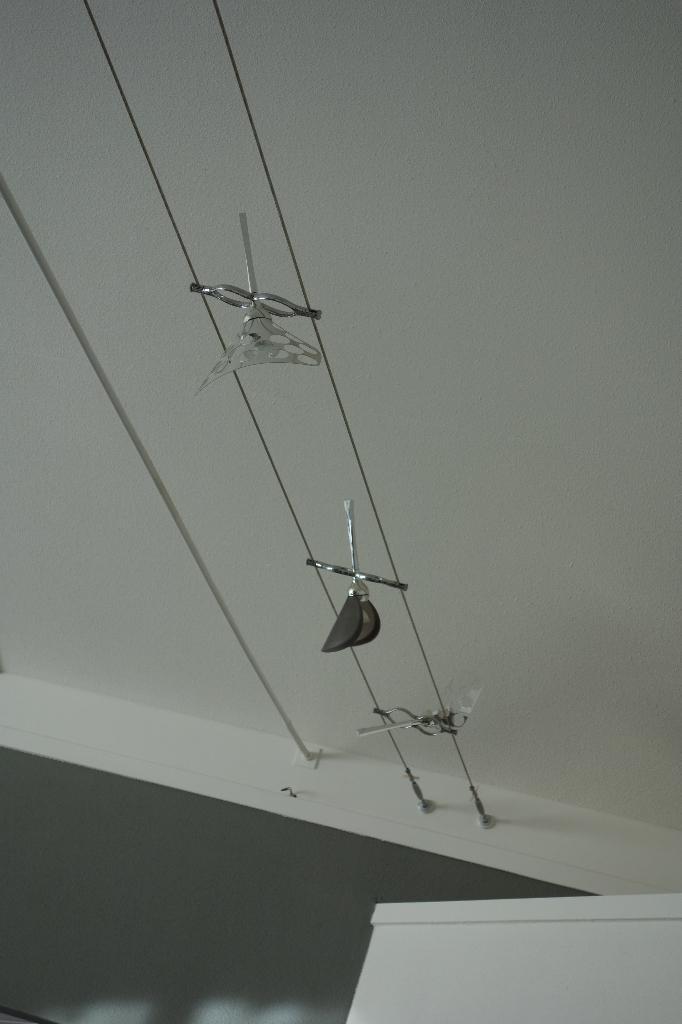 18 spots met rails laagspanning, Huis en Inrichting, Lampen | Spots, Gebruikt, Plafondspot of Wandspot, Metaal of Aluminium, Halogeen