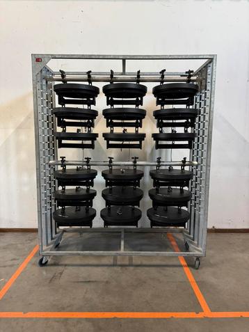 ✅ 18x Showgear Rain Cover 45cm incl. Sleeve & Meatrack beschikbaar voor biedingen