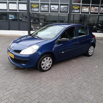 Renault Clio 1.2-16V Expression beschikbaar voor biedingen