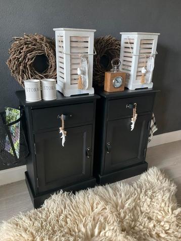 Nachtkastjes Black & Wood & Tuigleer Kastjes beschikbaar voor biedingen