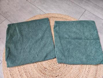 2 groene kussenslopen 45x45 beschikbaar voor biedingen