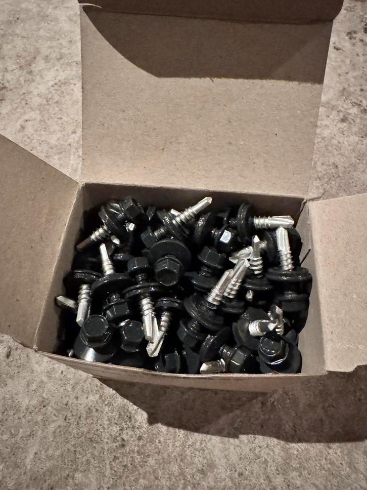 NIEUW 300x zelftap schroef antraciet met epdm ring 5,5 x25mm, Doe-het-zelf en Verbouw, IJzerwaren en Bevestigingsmiddelen, Zo goed als nieuw