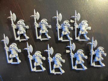 Warhammer Fantasy - plastic Beastmen with halberds beschikbaar voor biedingen