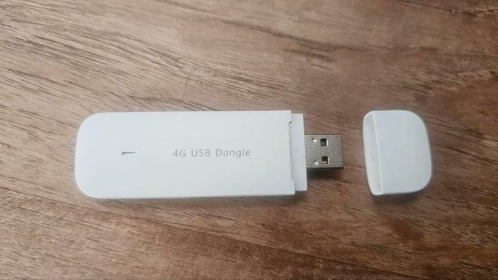 Huawei 4G LTE USB Dongle  150 Mbps Draytek compatible, Computers en Software, Netwerk switches, Nieuw, Ophalen of Verzenden