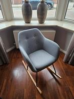 Grijze Schommelstoel - Stijlvol en Comfortabel, Huis en Inrichting, Stoelen, Ophalen, Metaal, Zo goed als nieuw, Eén