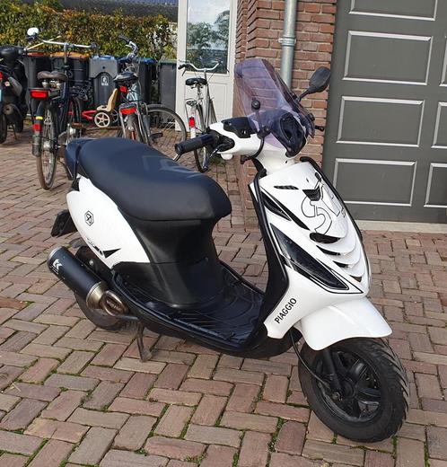 Piaggio Zip 4t v2 50cc, Fietsen en Brommers, Scooters | Piaggio, Zo goed als nieuw, Zip, Benzine, Ophalen