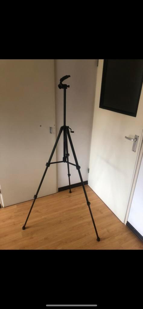 Statief voor telefoon en camera’s. NIEUW 157 cm, Audio, Tv en Foto, Fotografie | Statieven en Balhoofden, Zo goed als nieuw, Driepoot