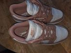 Nike Dunk Low - Maat 38 - 1x Gedragen, Kleding | Dames, Schoenen, Beige, Nike, Ophalen of Verzenden, Sneakers of Gympen