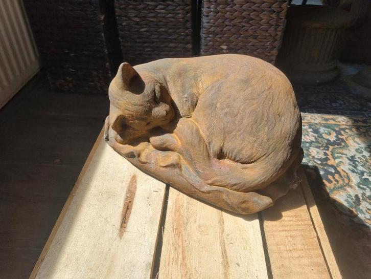 Tuinbeeld slapende poes/kater, Tuin en Terras, Tuinbeelden, Nieuw, Ophalen of Verzenden