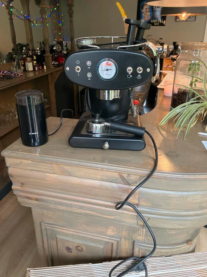Francis Francis for Illy X1 Espresso Apparaat, Witgoed en Apparatuur, Koffiezetapparaten, Gebruikt, Gemalen koffie, Espresso apparaat