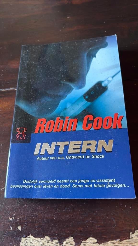 Robin Cook - Intern, Ophalen of Verzenden, Gelezen, Nederland