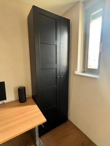 Twee zwarte Ikea PAX kasten
