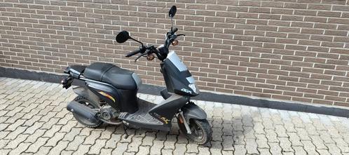 AGM V131-4 incl. Volle tank! 2009 5600km, Fietsen en Brommers, Scooters | Overige merken, Zo goed als nieuw, Maximaal 45 km/u