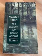 Het woeden der gehele wereld - Maarten 't Hart, Ophalen of Verzenden, Gelezen, Nederland