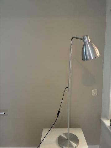 Sta lamp beschikbaar voor biedingen