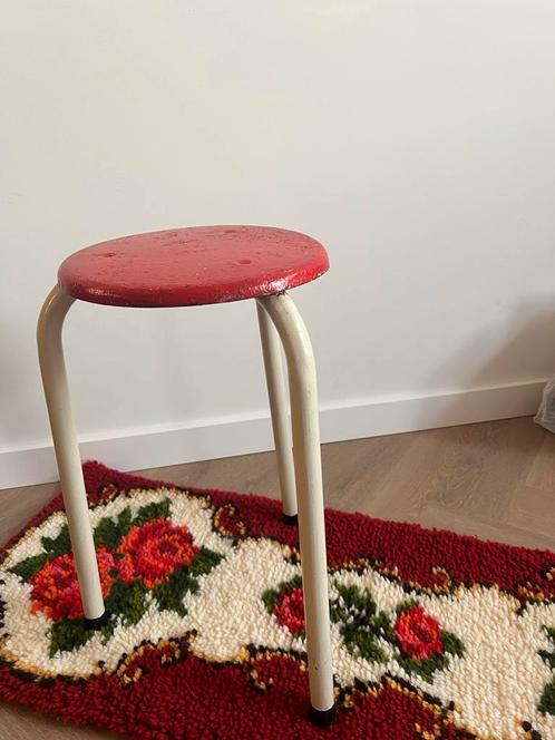 Schattig vintage krukje, Huis en Inrichting, Krukjes, Gebruikt, Hout, Ophalen