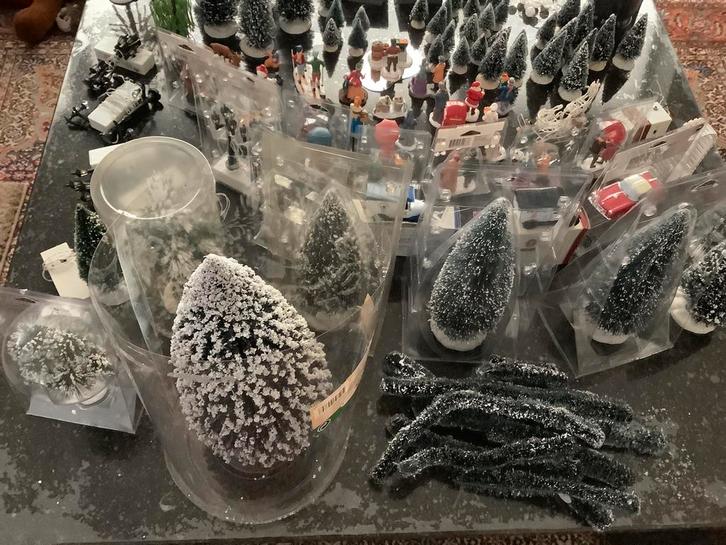 “Lemax” veel Items —- 85 stuks incl. 3 curver opbergboxen, Diversen, Kerst, Nieuw, Ophalen