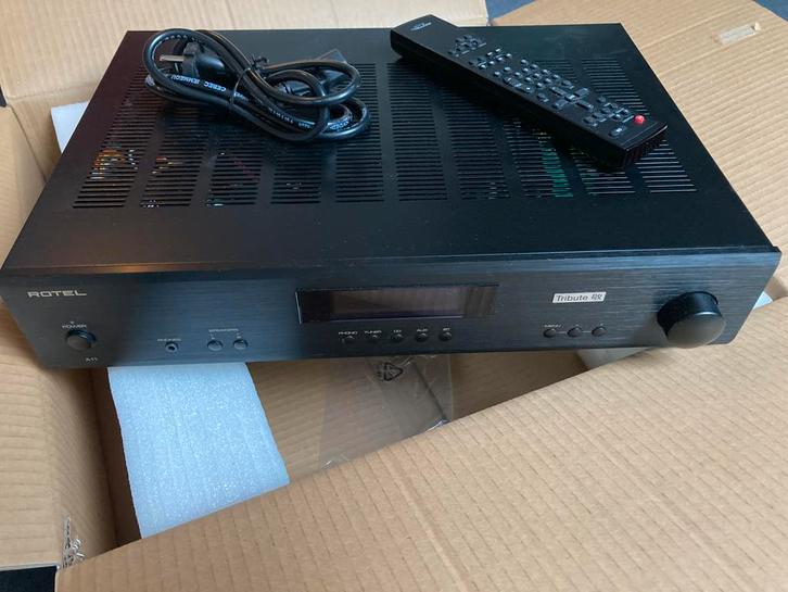 Rotel A11 Tribute, Audio, Tv en Foto, Versterkers en Receivers, Zo goed als nieuw, Minder dan 60 watt, Overige merken, Ophalen of Verzenden
