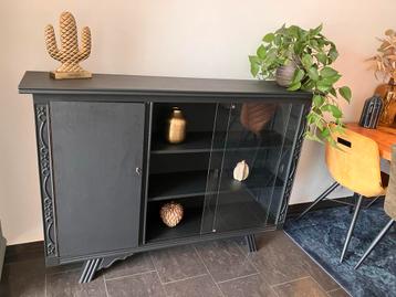 Vintage Vitrinekast / Dressoir / Sideboard Restyled Matzwart beschikbaar voor biedingen