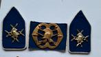 Set emblemen Verbindingdienst baret en kraagspiegels, Ophalen of Verzenden, Landmacht, Nederland, Embleem of Badge
