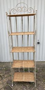 Brocante metalen rek met 5 rieten plateautjes / Plantenrek, Antiek en Kunst, Ophalen