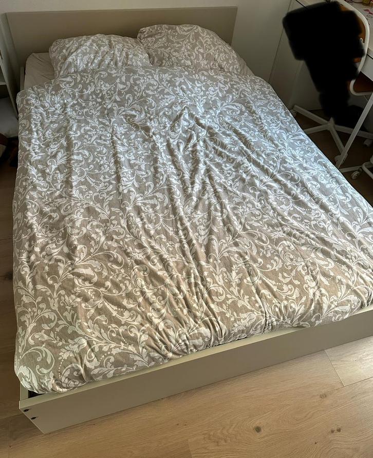 2 persoonsbed ikea bed exclusief! lattenbodem en matras, Huis en Inrichting, Slaapkamer | Bedden, Zo goed als nieuw, Tweepersoons