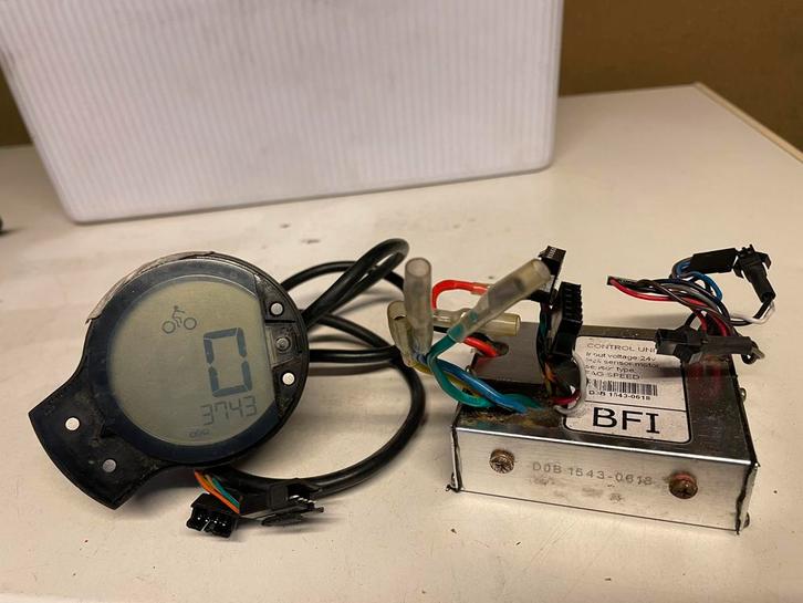 Cortina 24V - display & controller & accu slot/ sleutel, Fietsen en Brommers, Fietsaccessoires | Fietscomputers, Zo goed als nieuw