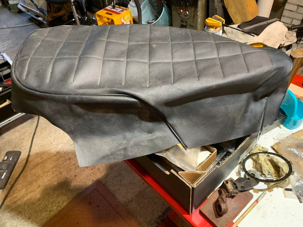 Scrambler zadel overtrek/ hoes, Motoren, Tuning en Styling, Ophalen of Verzenden