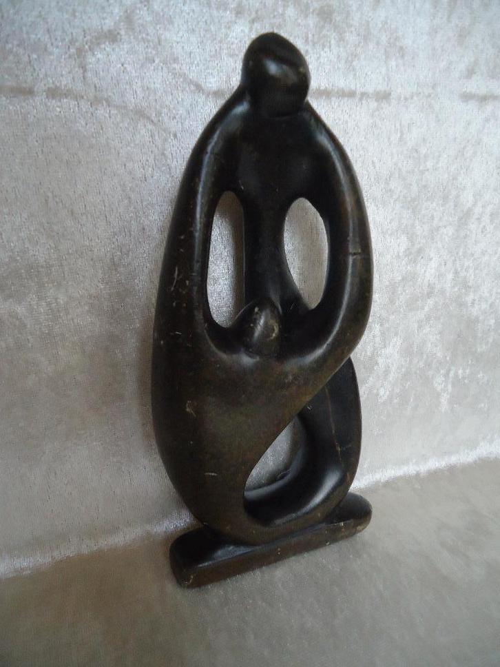 Sculptuur van serpetine steen ** Two lovers ** - M. Chamba -, Antiek en Kunst, Kunst | Beelden en Houtsnijwerken, Ophalen of Verzenden