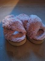 Roze UGG Slippers - Maat 38, UGG, Ophalen of Verzenden, Zo goed als nieuw, Roze