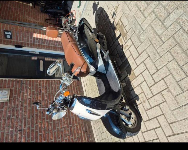 Znen Retro 2011 Brommer - Opknapper, Fietsen en Brommers, Snorfietsen en Snorscooters, Gebruikt, Overige merken, Benzine, Ophalen