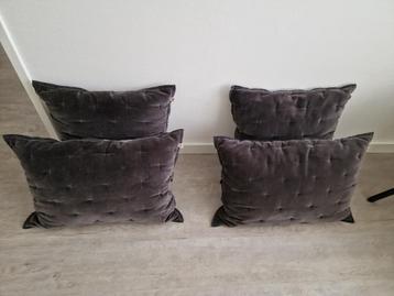 4 WALRA KUSSENS SERIE VELVET TOUCH ANTRACIET €17,50 P.ST. beschikbaar voor biedingen