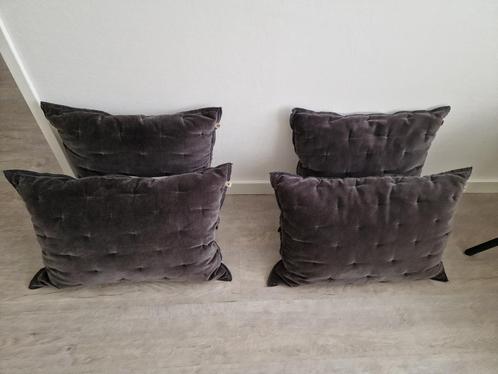 4 WALRA KUSSENS SERIE VELVET TOUCH ANTRACIET €17,50 P.ST., Huis en Inrichting, Woonaccessoires | Kussens, Zo goed als nieuw, Grijs