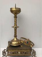 Antieke Kerk Altaar kandelaar - gekleurde glas steentjes, Ophalen of Verzenden, Koper of Brons