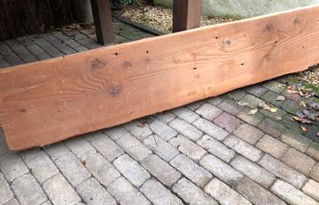 Mooie robuuste houten plank beschikbaar voor biedingen