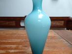 Sierlijk opaline vaasje in blauw, 24 cm., Italie, Ophalen of Verzenden