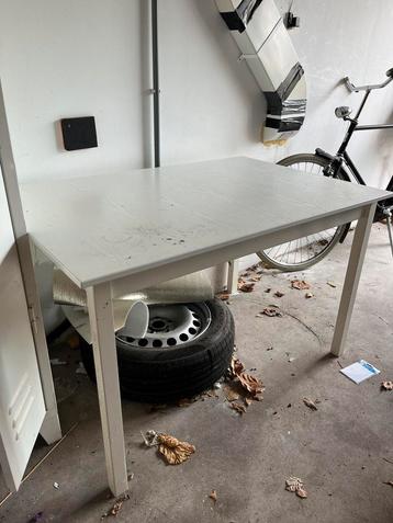 Gratis tafel/bureau