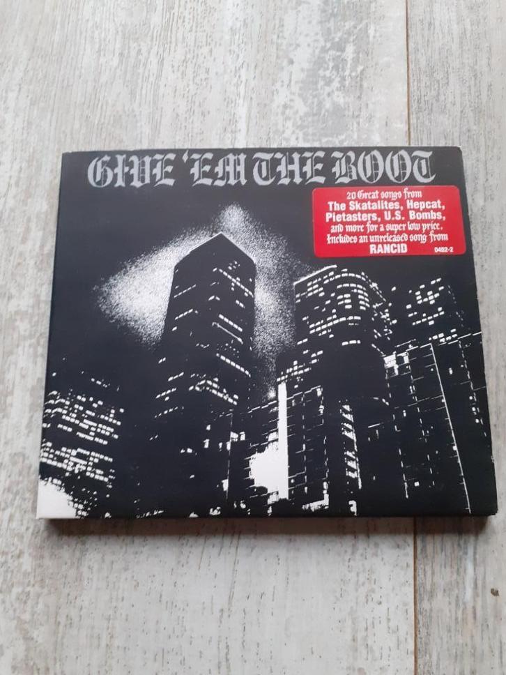 Give 'Em The Boot cd, Cd's en Dvd's, Cd's | Hardrock en Metal, Zo goed als nieuw, Ophalen of Verzenden
