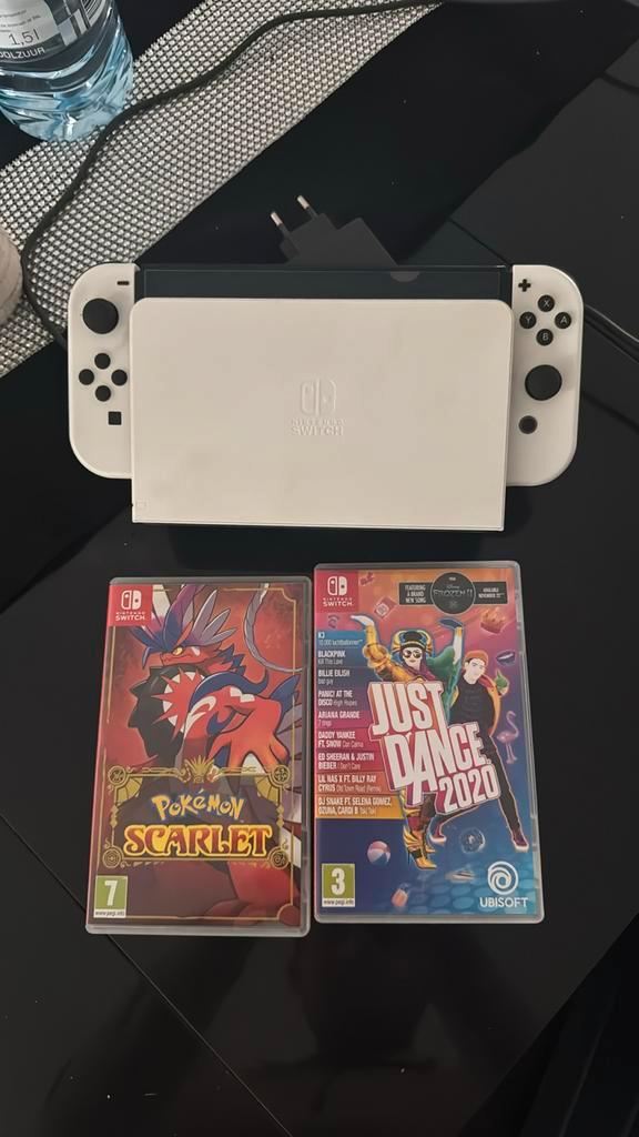 Nintendo Switch Oled, Spelcomputers en Games, Spelcomputers | Nintendo Switch, Zo goed als nieuw, Switch OLED, Met 2 controllers