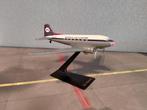 Dc 3 Dakota op standaard, Hobby en Vrije tijd, Overige merken, 1:72 tot 1:144, Ophalen of Verzenden, Zo goed als nieuw